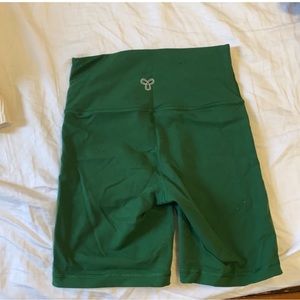 Aritzia Biker Shorts